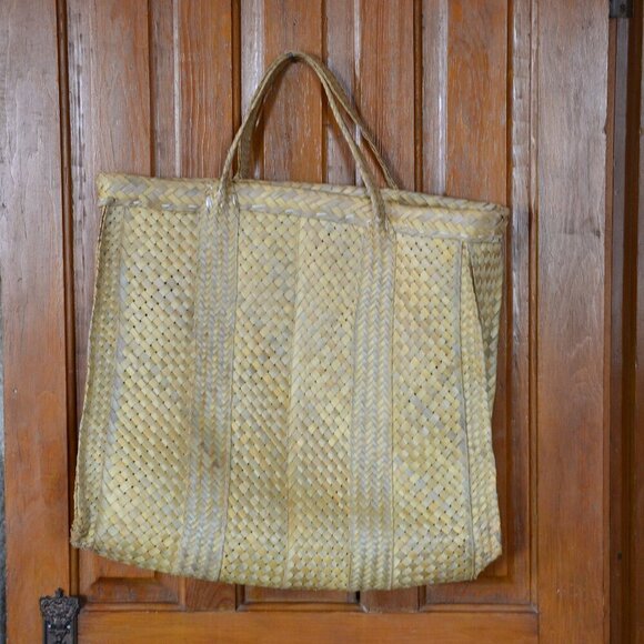 Vintage XL Straw Tote Bag - Picture 1 of 12